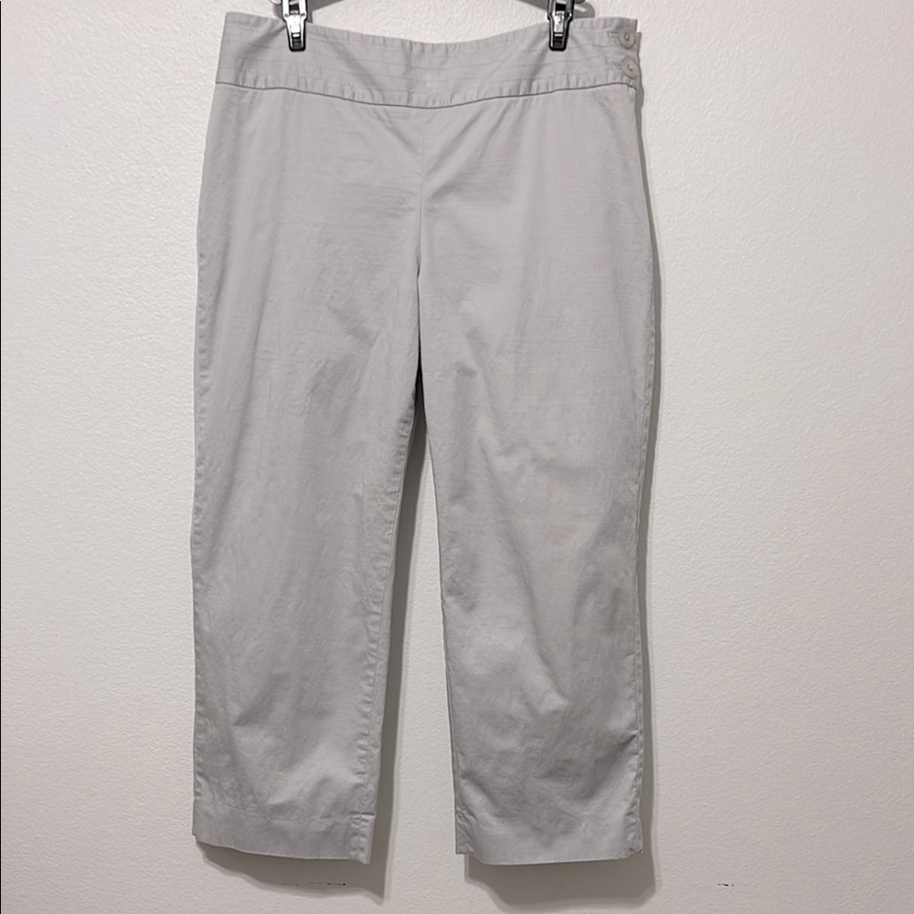 White House Black Market Gray Cropped Pants Size 8 Waist 16” Inseam 22”